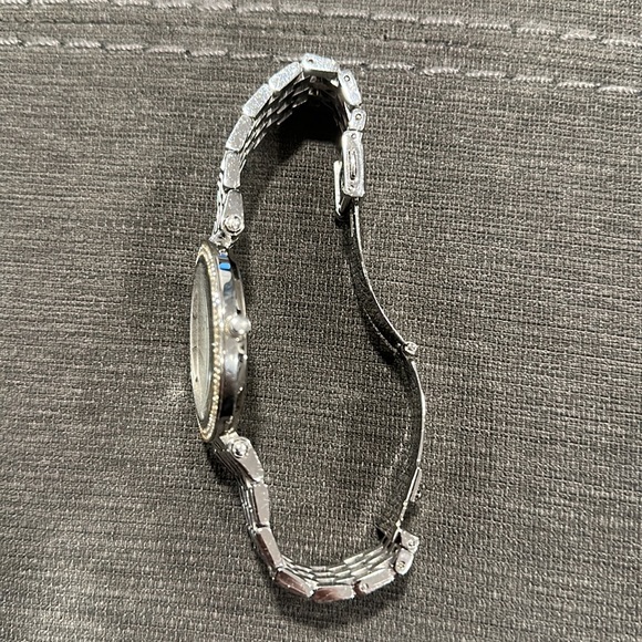 Michael Kors silver watch - Picture 2 of 4